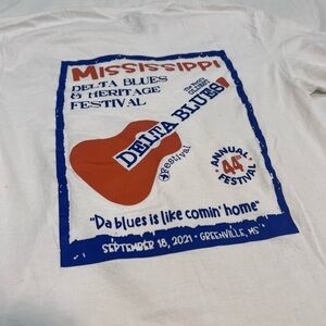 Gildan Heavy Cotton Graphic White T-Shirt